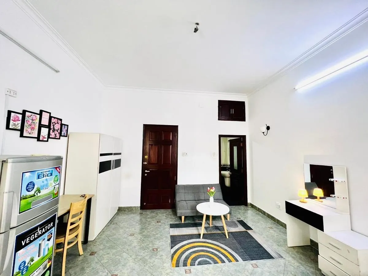 Mina House Airport Apartment Хошимин